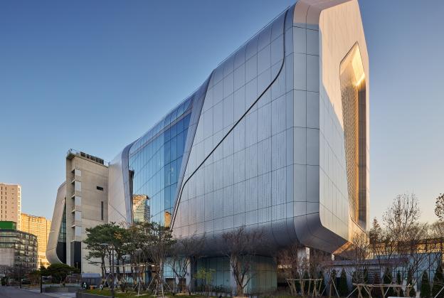 UNStudio completes headquarters for K-Pop creators