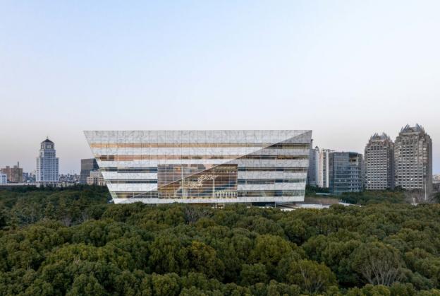 One of world’s largest libraries opens in Shanghai